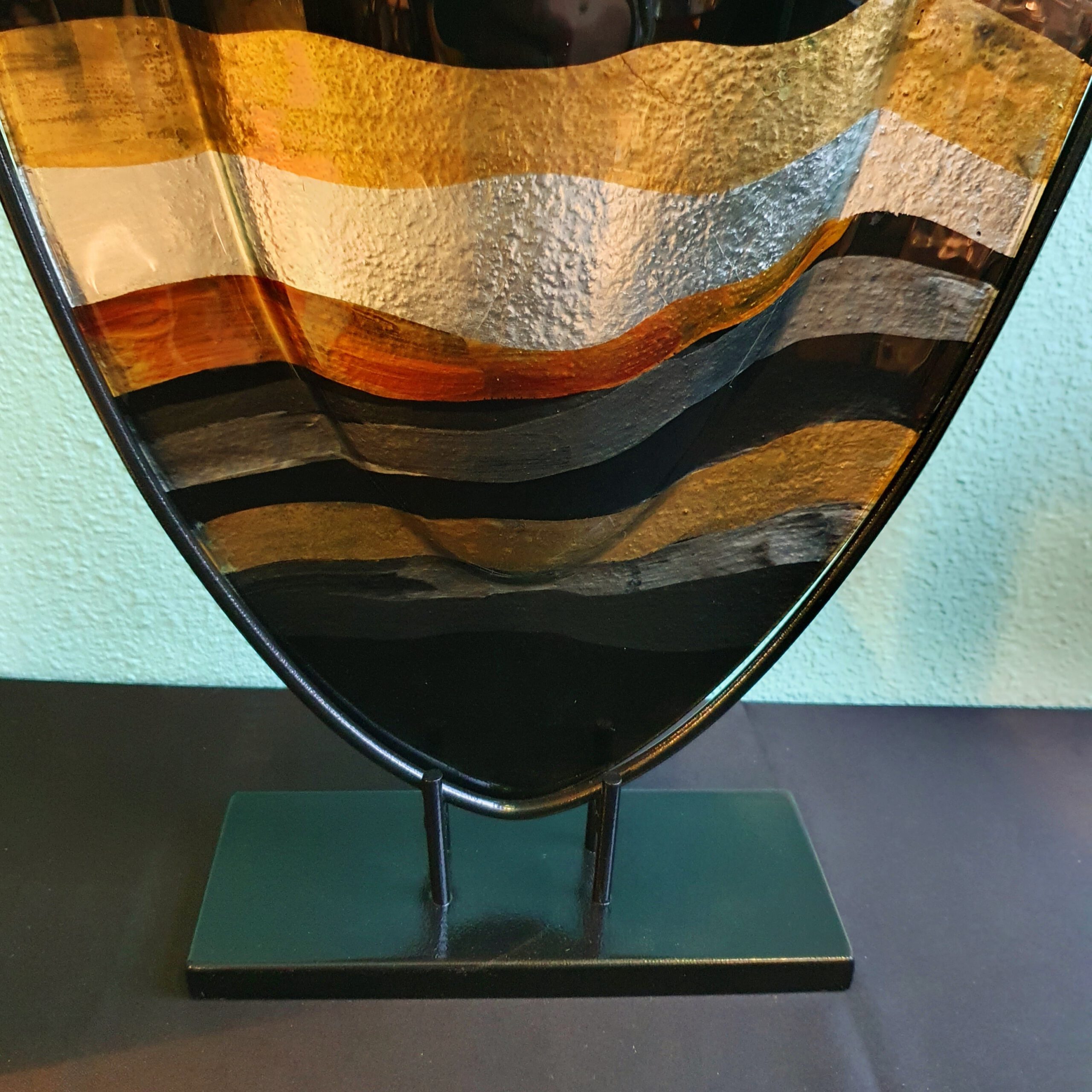 gat Uitgaan van Varen Glaskunst hoge vaas van gekleurd glas op een metalen voet "Zonsondergang" -  Bijzondergemaakt